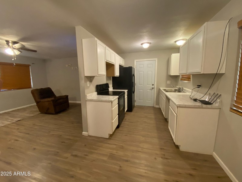 8AEAE407-BDEC-43D4-B7A9-75ACC32ED59B