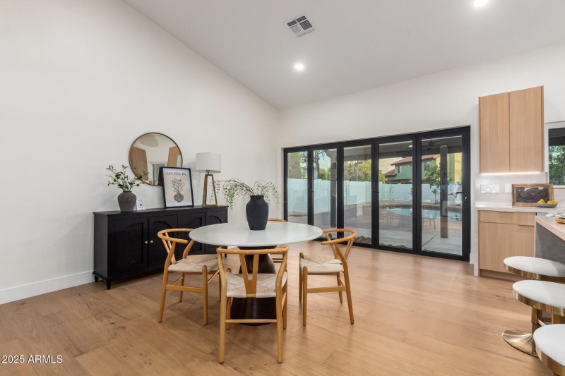 12' accordion slider