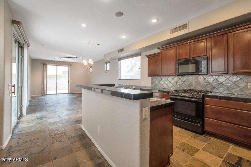 20230418222158366589000000-o