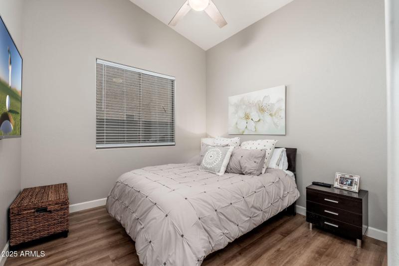 10035 E Janice Way - 20