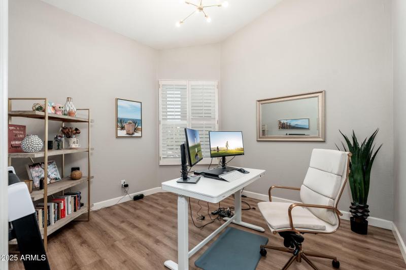 10035 E Janice Way - 22