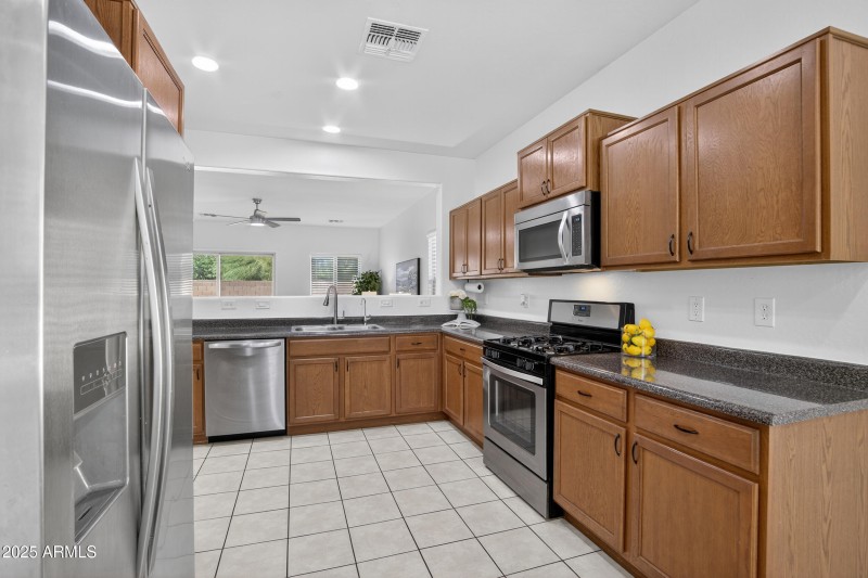 15_013_013_a4m_opnshw