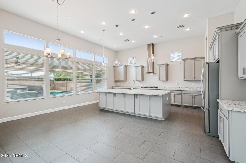 13-web-or-mls-W Oregon Ave-S0309-013