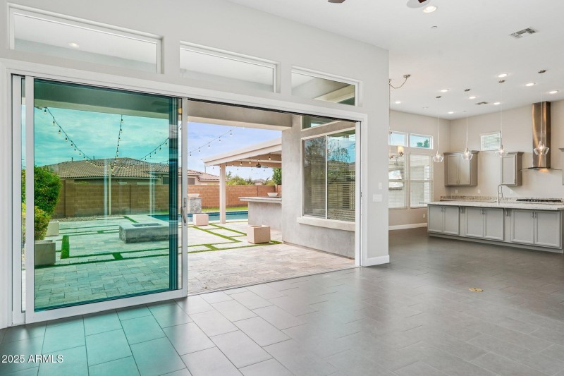 15-web-or-mls-W Oregon Ave-S0309-015