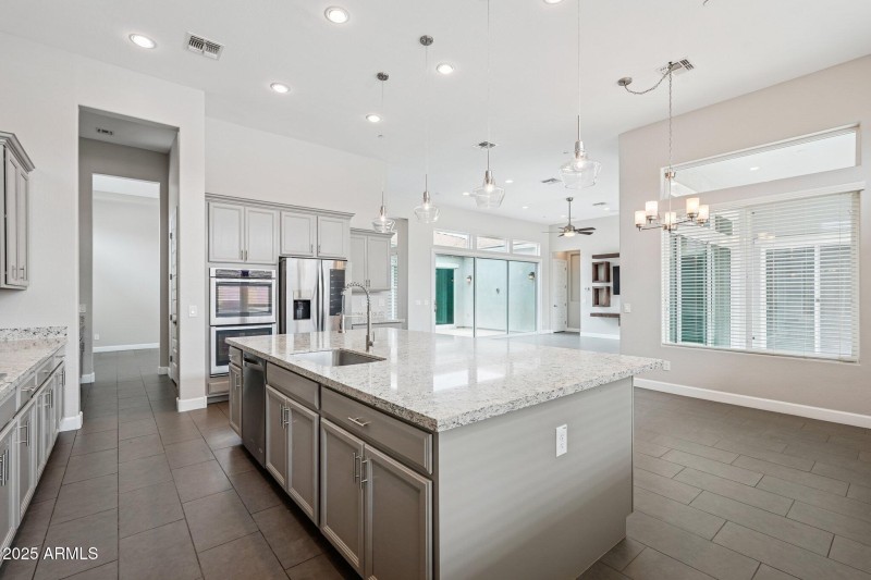 17-web-or-mls-W Oregon Ave-S0309-017