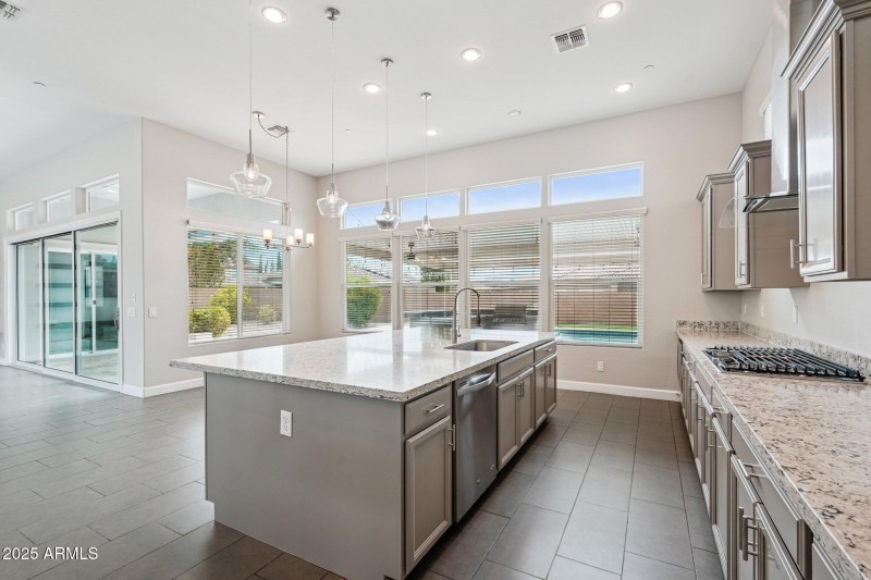 18-web-or-mls-W Oregon Ave-S0309-018