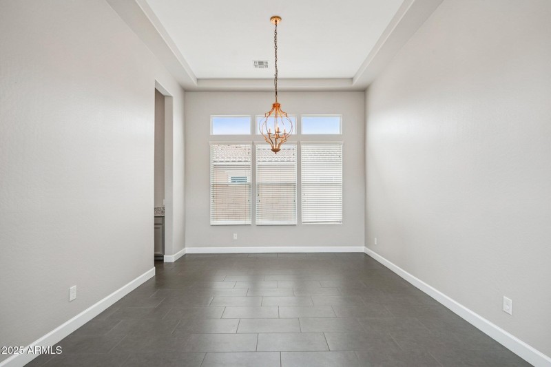 24-web-or-mls-W Oregon Ave-S0309-024