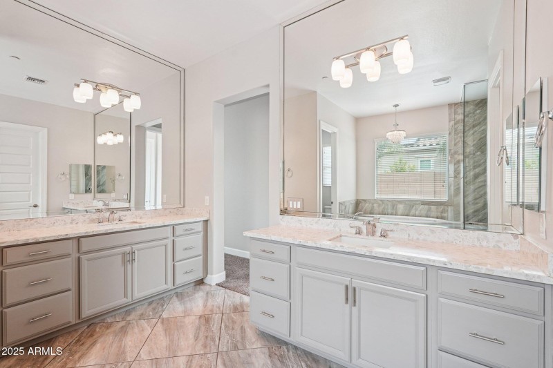 42-web-or-mls-W Oregon Ave-S0309-042