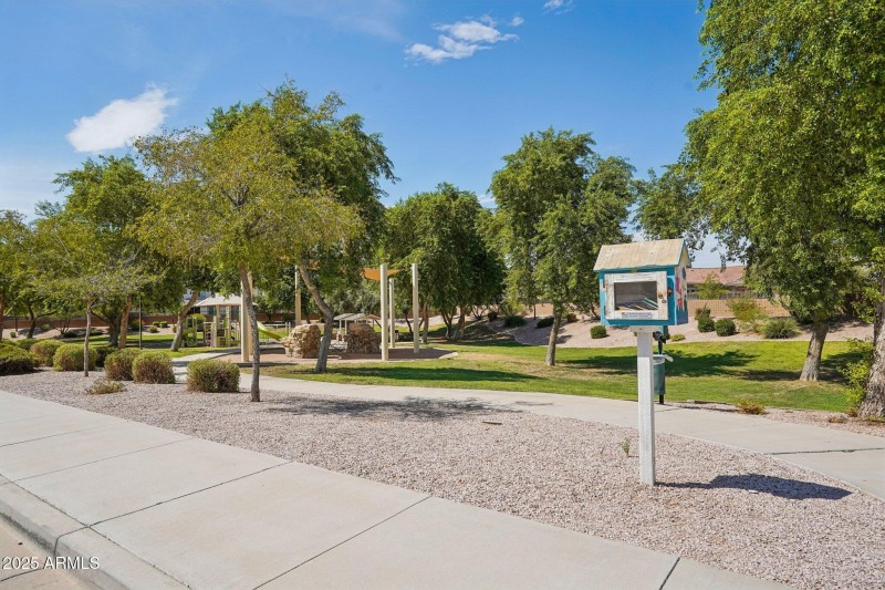 64-web-or-mls-W Oregon Ave-0309-901