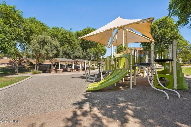 73-web-or-mls-W Oregon Ave-0309-910