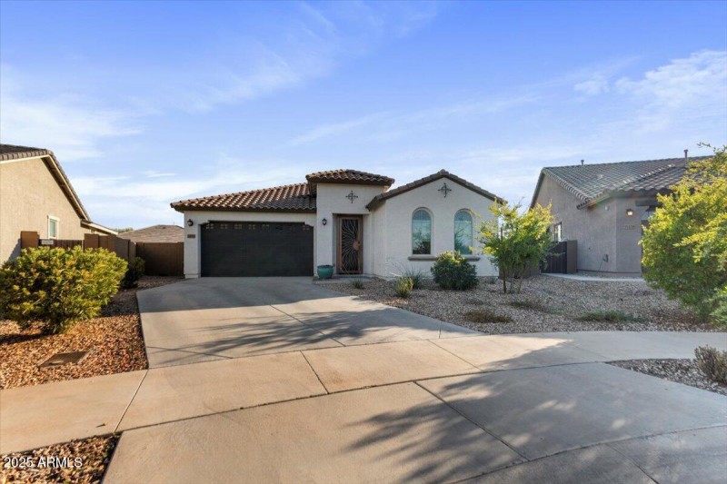 04-18879 W Cholla St