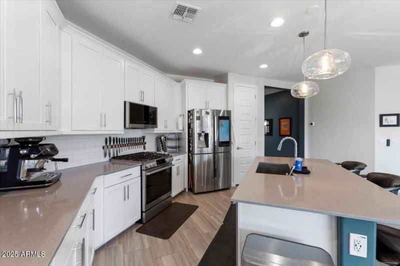 20-18879 W Cholla St