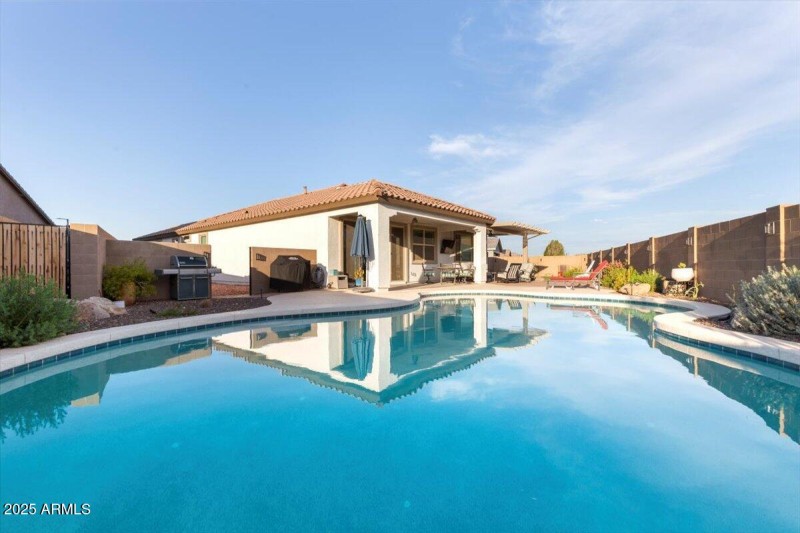 31-18879 W Cholla St