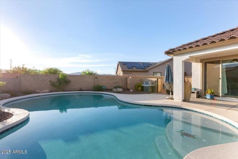 33-18879 W Cholla St