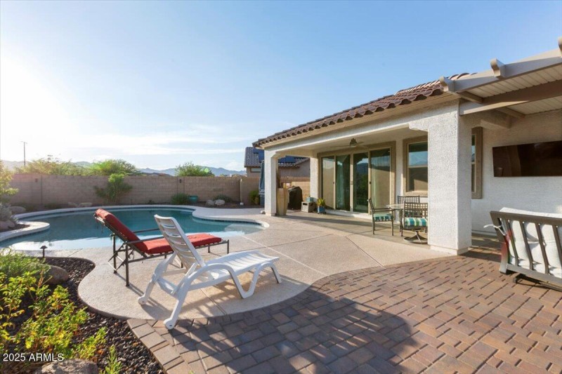 35-18879 W Cholla St