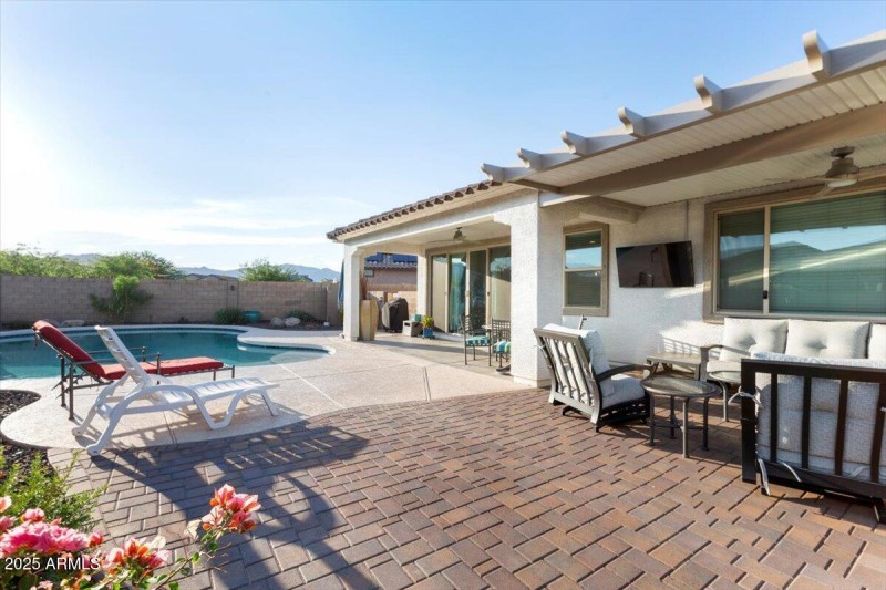 36-18879 W Cholla St