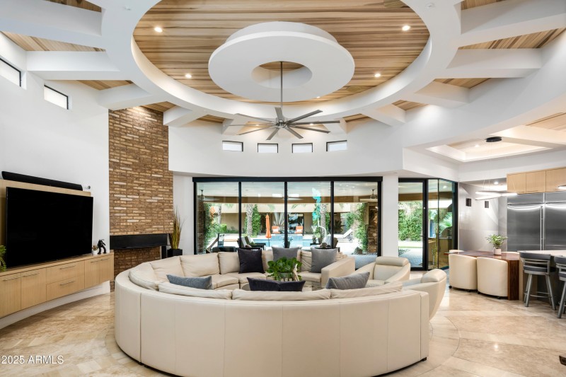 8116 E Vista Bonita Dr -11