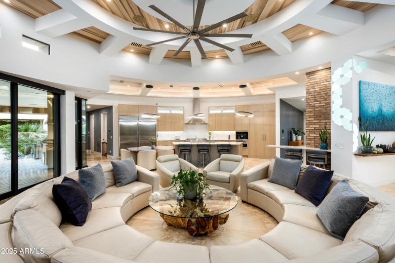 8116 E Vista Bonita Dr -12