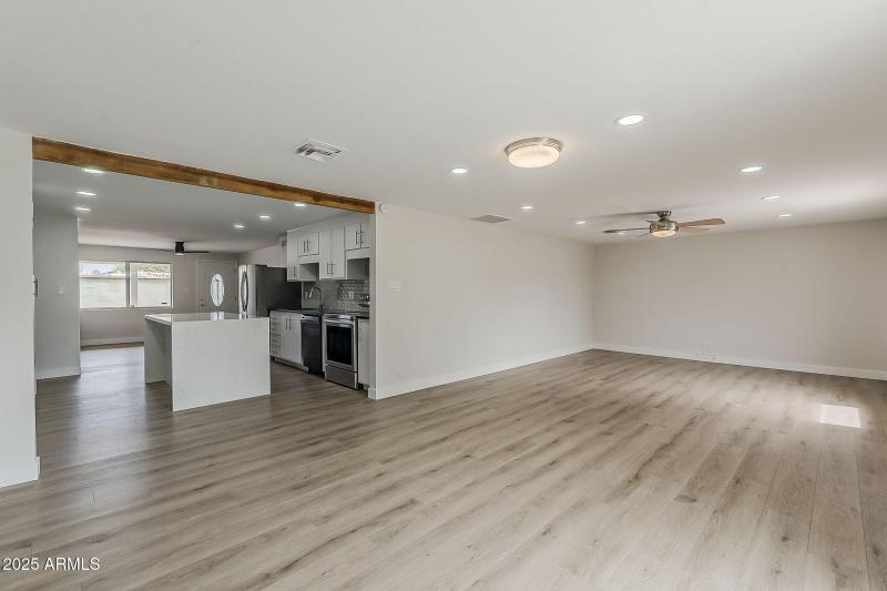 16-web-or-mls-Surrey-16