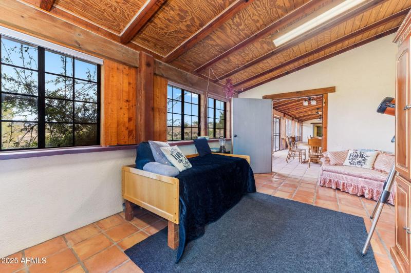 27-web-or-mls-1 Pinto Trail - MLS Images