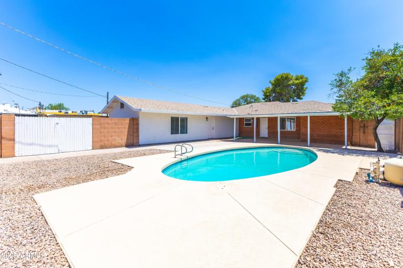 724 W Missouri Ave-27