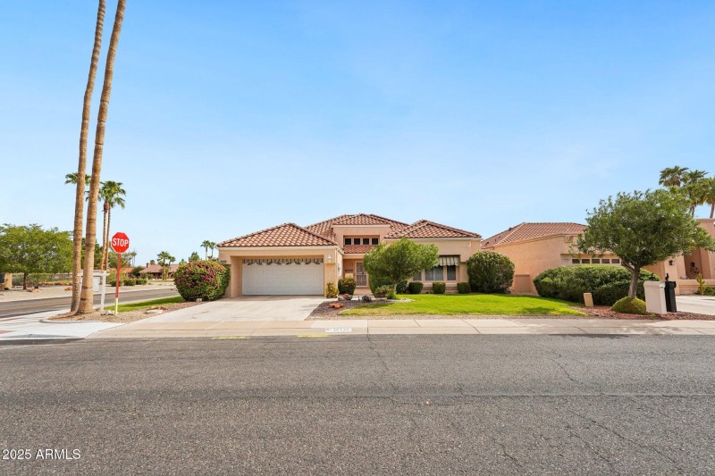 2-web-or-mls-W Desert Glen Dr-S0409-002