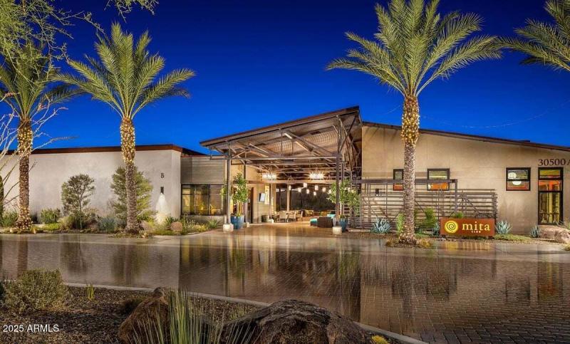 Trilogy_Vistancia_Mita_Club_Front