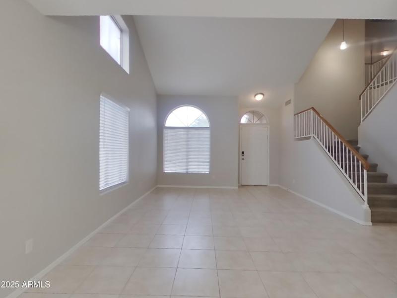 1_pc_EO3ifKzUQX_lrBRPKnnDz_other_room_y5