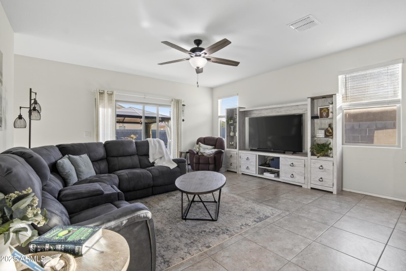 8_019_035_a4m_opnshw (1)