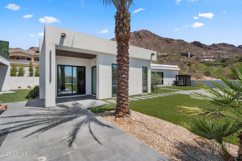 Detached Guest House