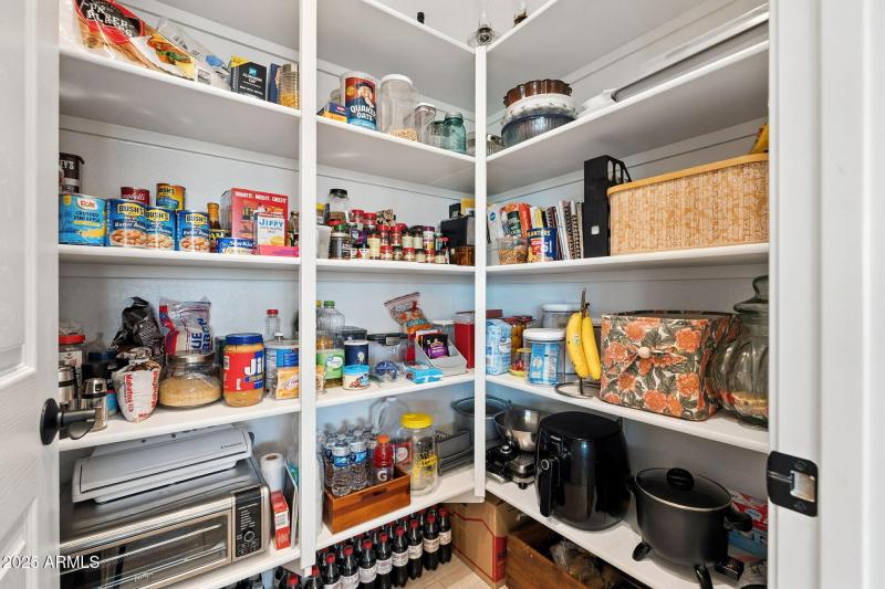 Walk-in Pantry