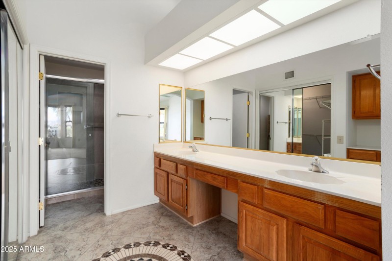 OWNERS SUITE BATHROOM DUAL SINKS