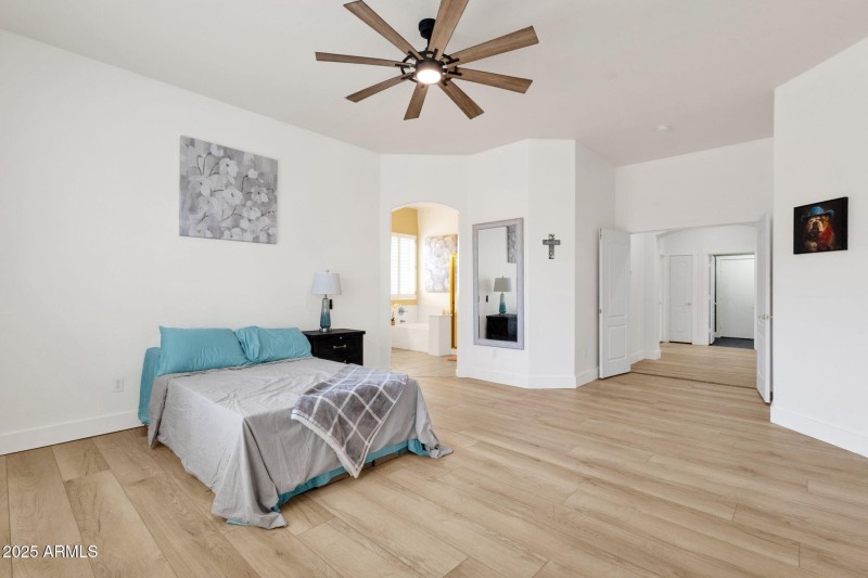 27-web-or-mls-17719-n-67th-ln