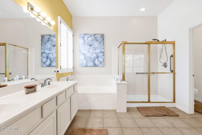 30-web-or-mls-17719-n-67th-ln