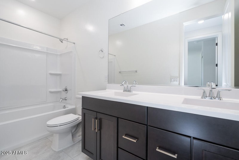 Tri Pointe Waterston Central 468 - Bathr