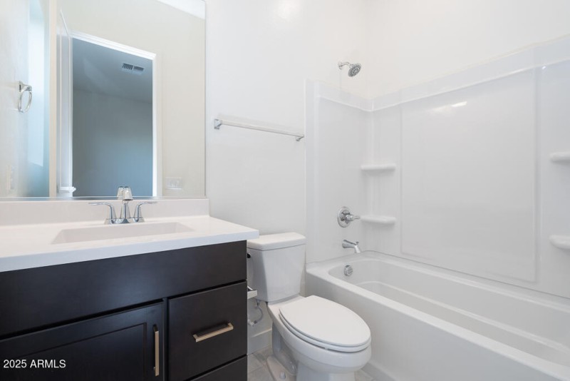 Tri Pointe Waterston Central 468 - Bathr