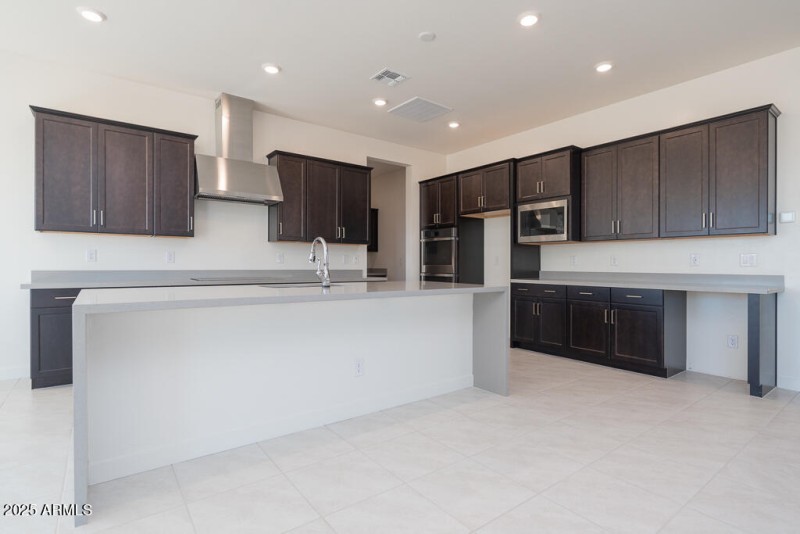 Tri Pointe Waterston Central 468 - Kitch