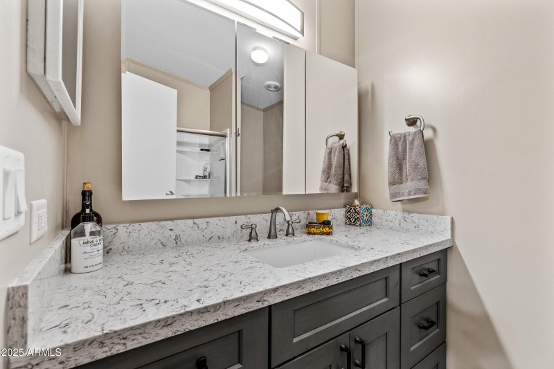 5276 N Thornton Pl-16