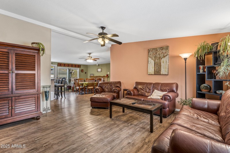 5276 N Thornton Pl-7