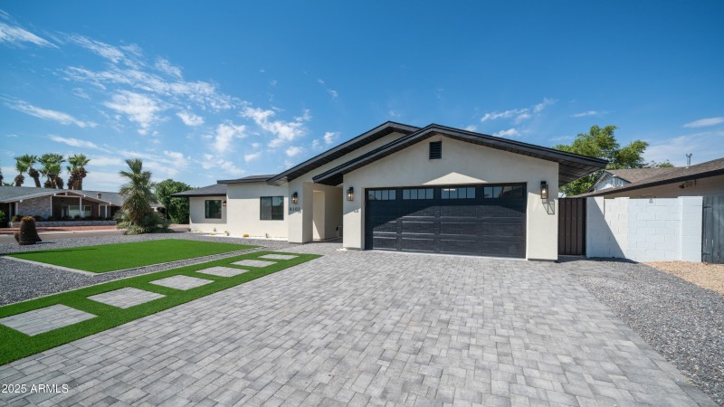 8302 E. Lincoln Dr-2