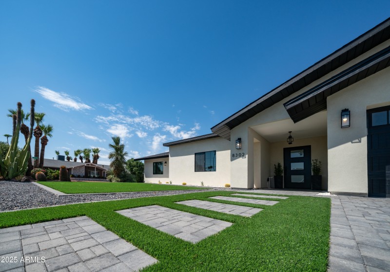 8302 E. Lincoln Dr-5