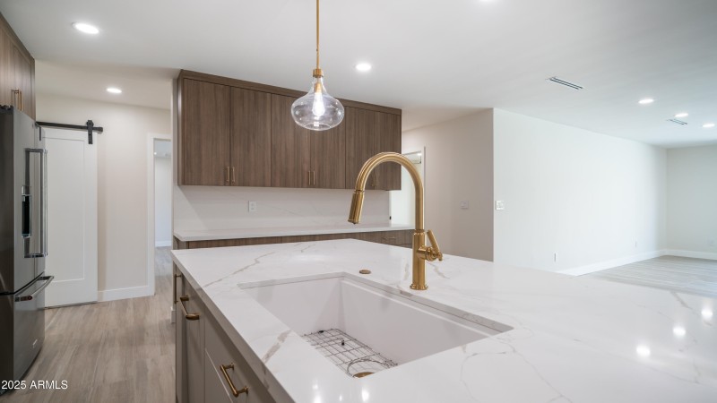 8302 E. Lincoln Dr-13