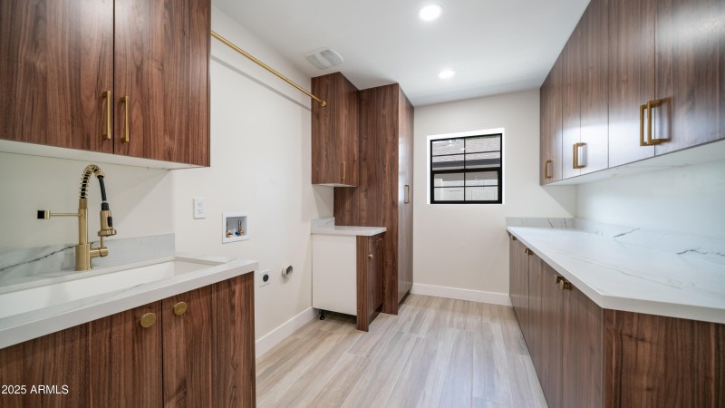 8302 E. Lincoln Dr-17