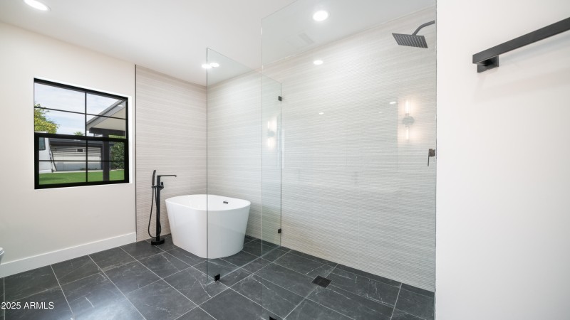 8302 E. Lincoln Dr-24