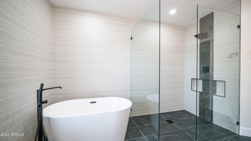 8302 E. Lincoln Dr-25