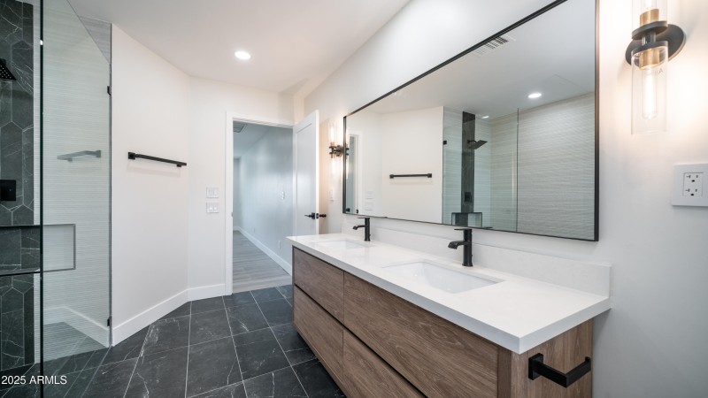 8302 E. Lincoln Dr-26