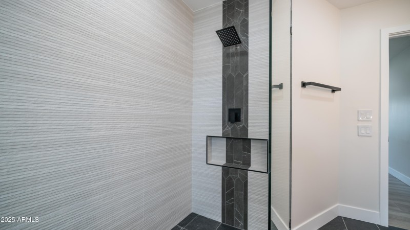 8302 E. Lincoln Dr-27