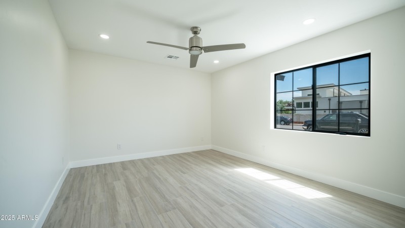 8302 E. Lincoln Dr-31