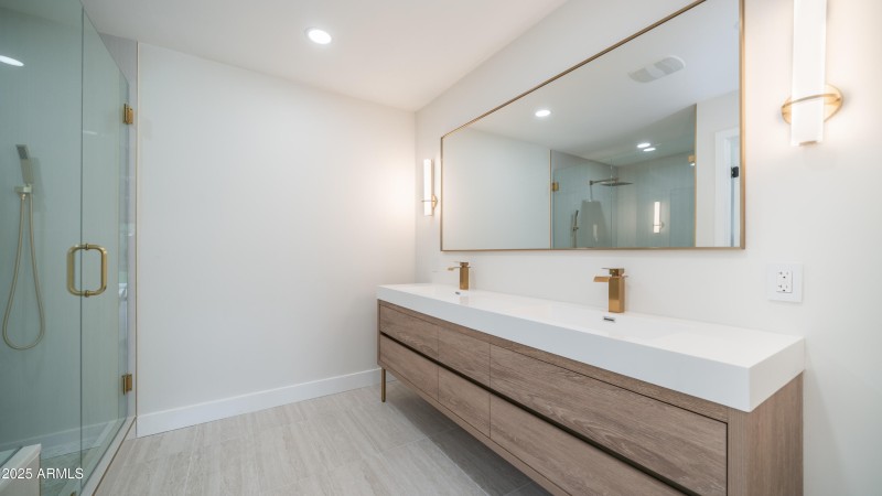 8302 E. Lincoln Dr-35