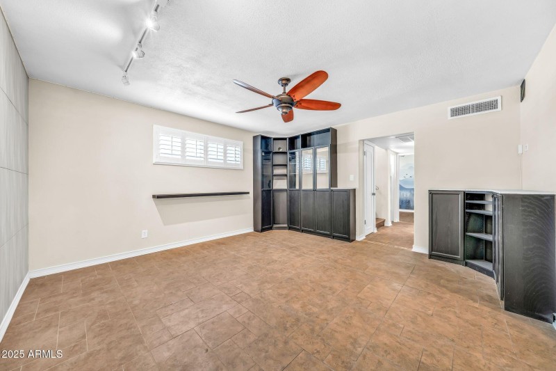 3821 W Danbury Dr-17